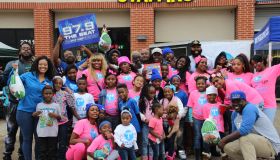 97.9 The Beat Gives Back this Thanksgiving