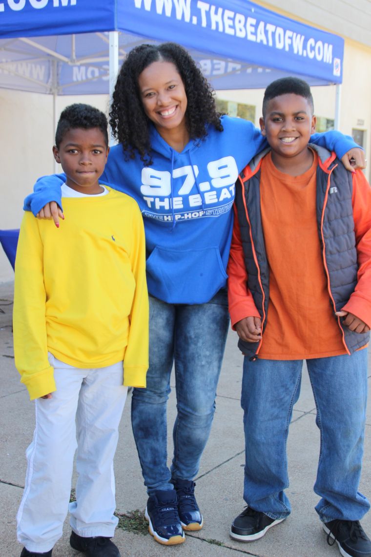 97.9 The Beat Gives Back this Thanksgiving