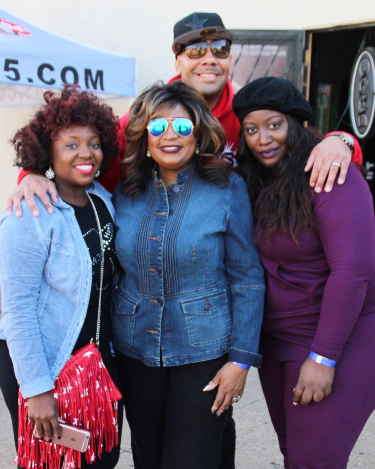 97.9 The Beat Gives Back this Thanksgiving