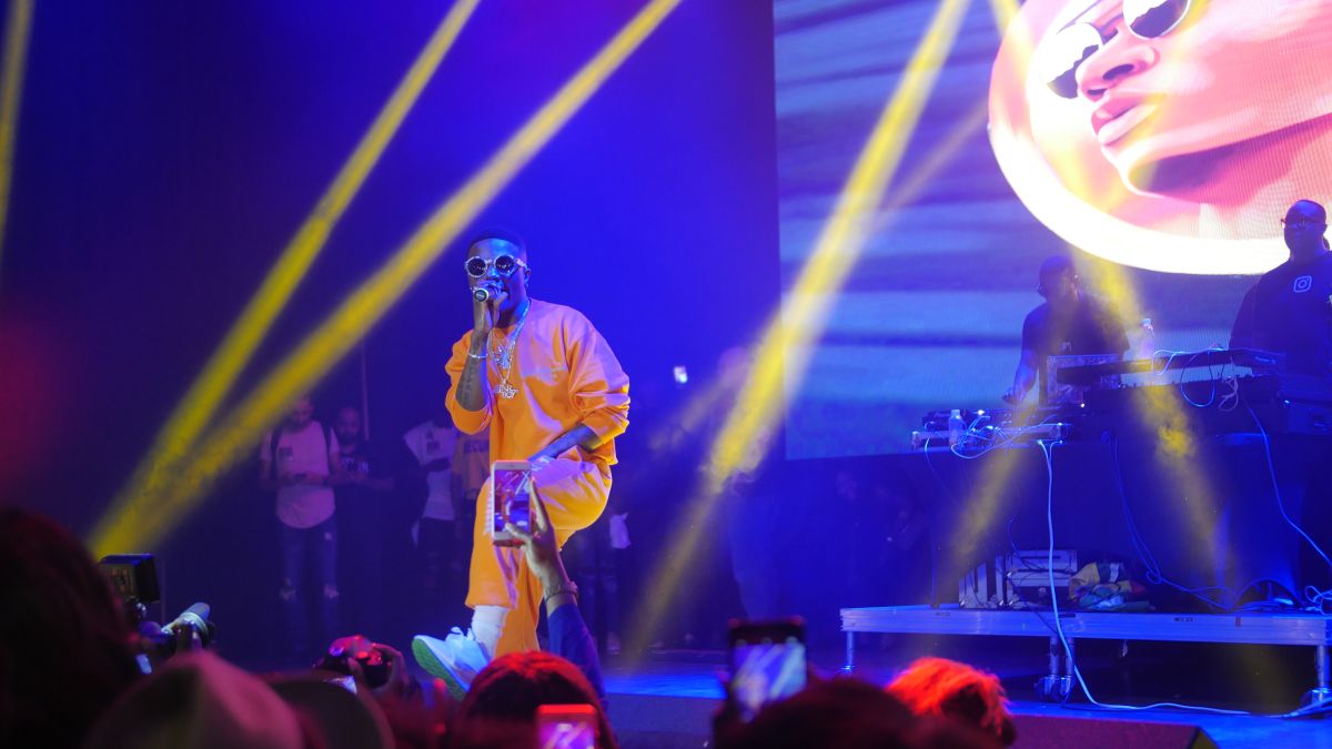 WizKid Takes Over the DFW