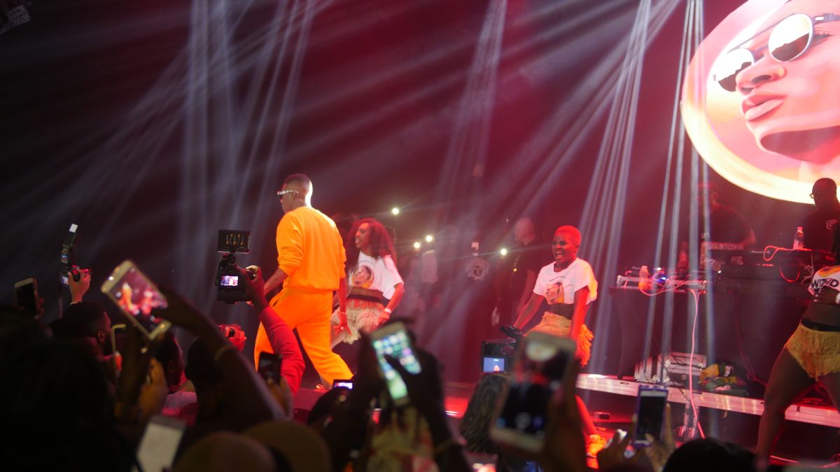 WizKid Takes Over the DFW