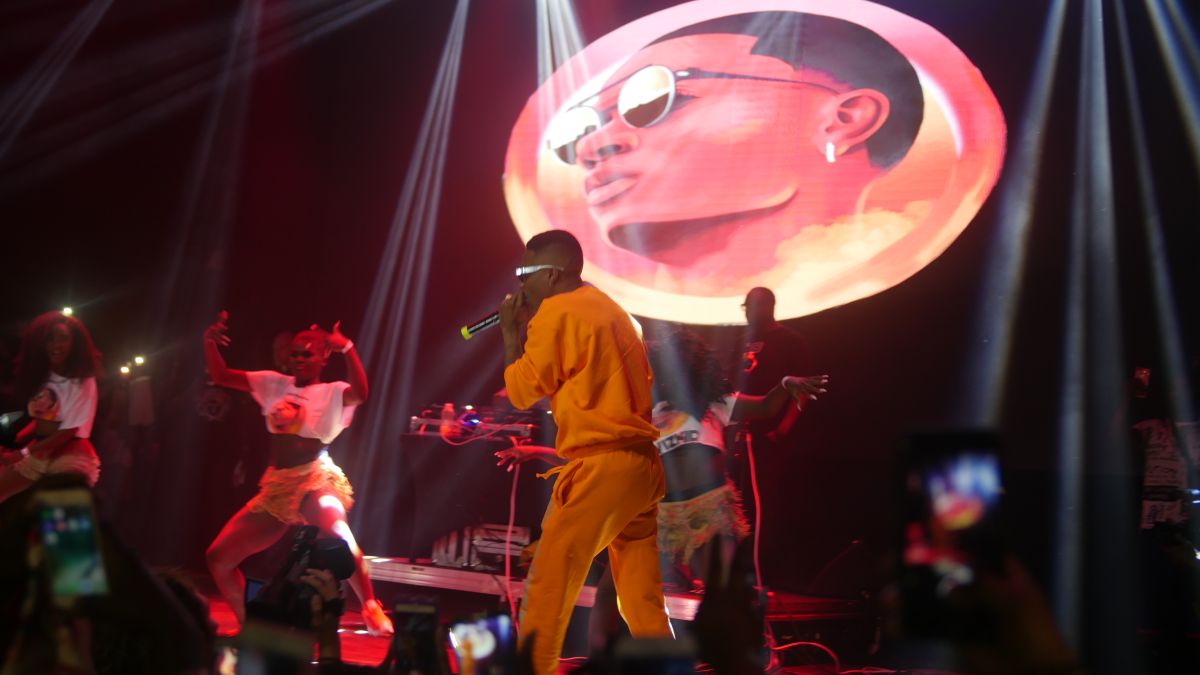 WizKid Takes Over the DFW