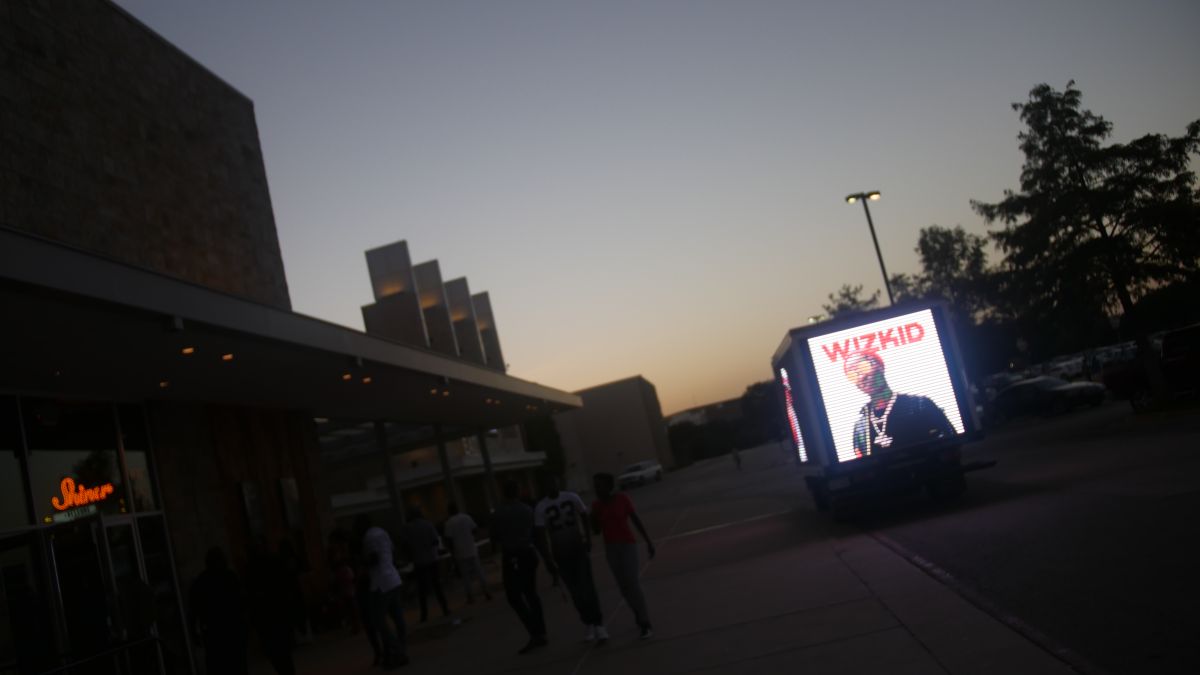 WizKid Takes Over the DFW