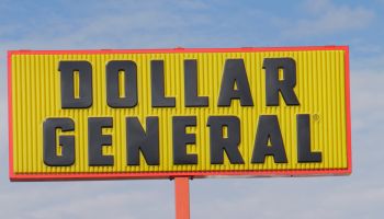 Dollar general sign.