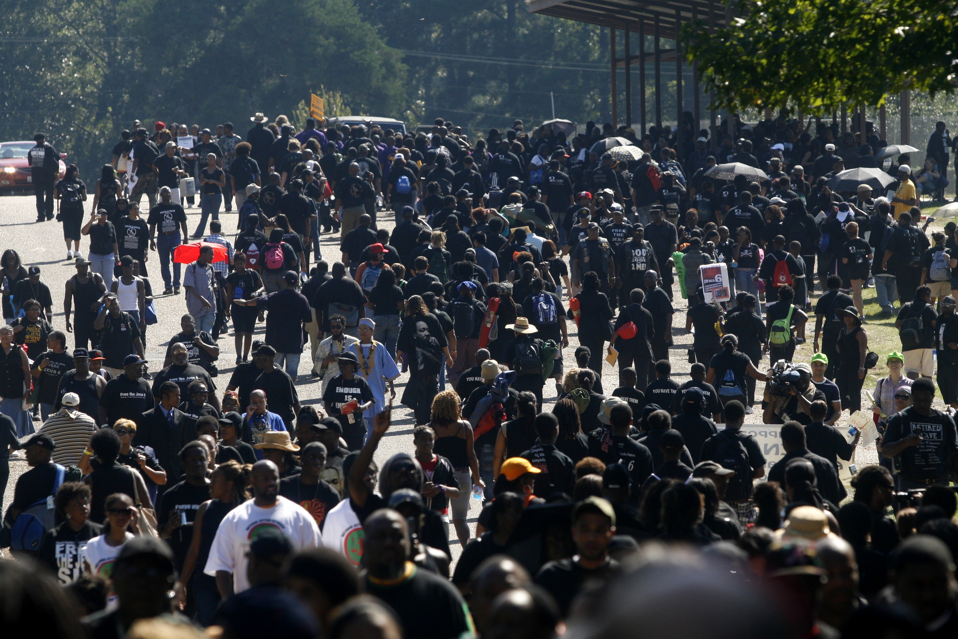 Supporters of the 'Jena 6' congregate around Jena High Schoo