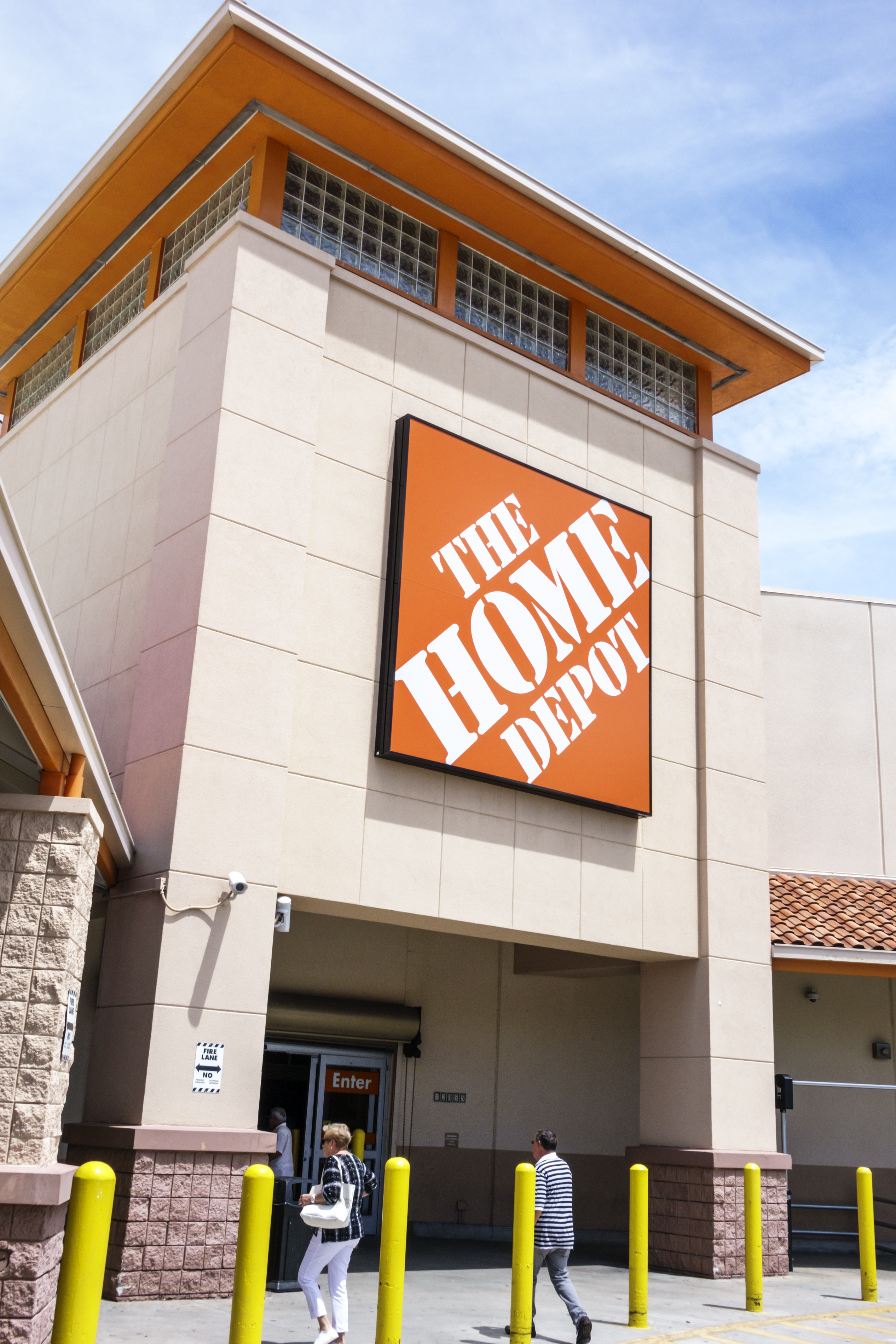 The entrance to the Home Depot in Aventura.