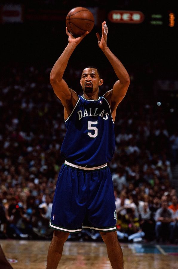 Dallas Mavericks v San Antonio Spurs