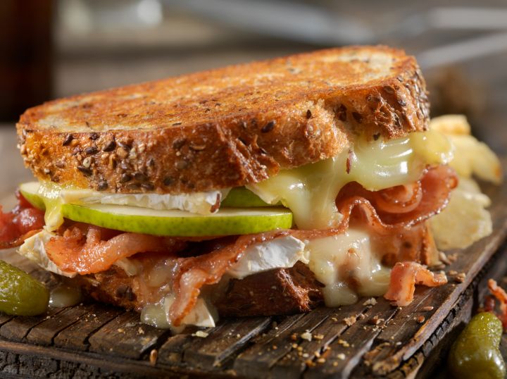 Grilled Cheese Sandwich with Bacon, Brie and Pear