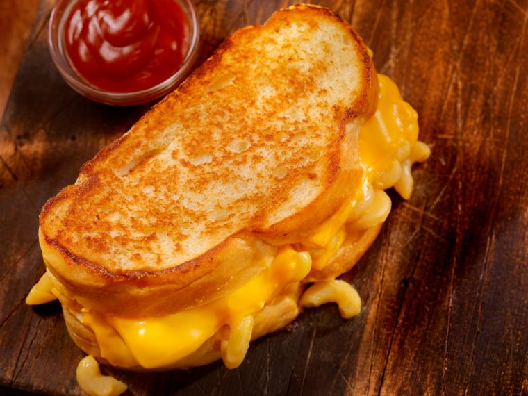 Grilled Macaroni and Cheese Sandwich