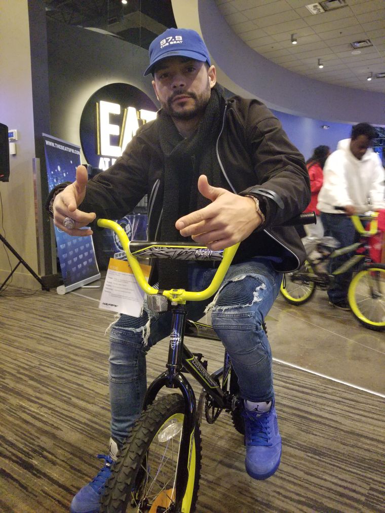 IJustGotHit.com Bike Giveaway 2018 At Dave & Buster's (PHOTOS)