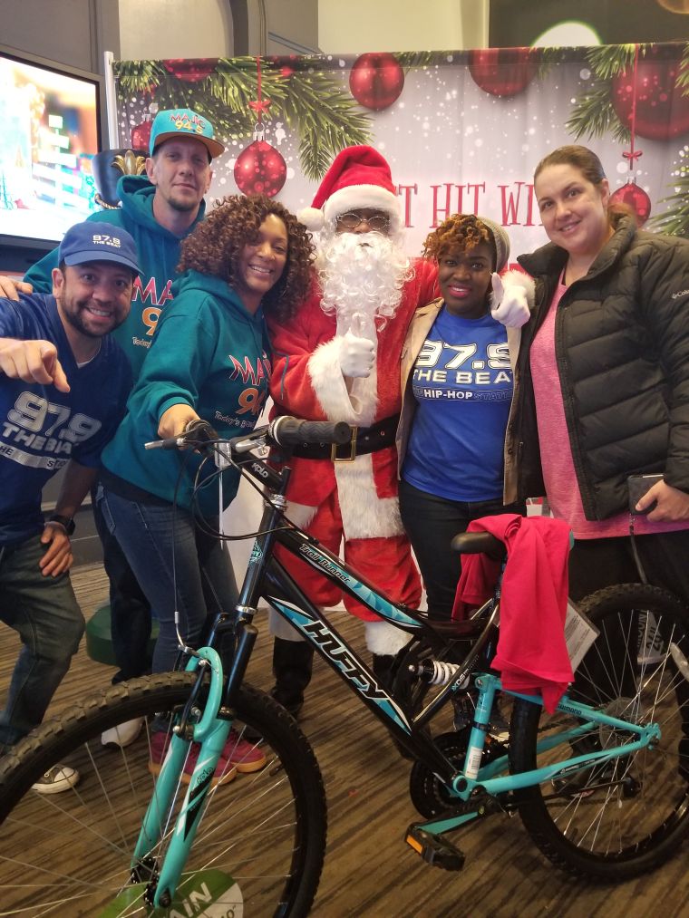 IJustGotHit.com Bike Giveaway 2018 At Dave & Buster's (PHOTOS)