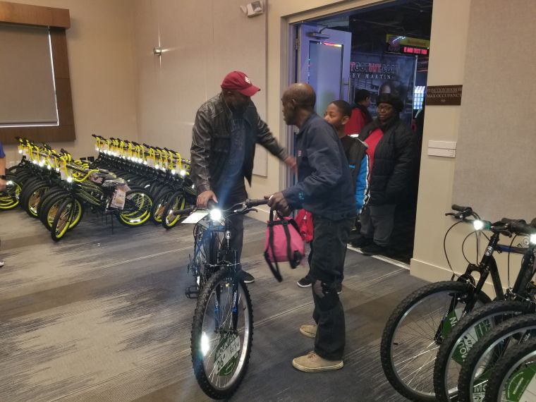 IJustGotHit.com Bike Giveaway 2018 At Dave & Buster's (PHOTOS)