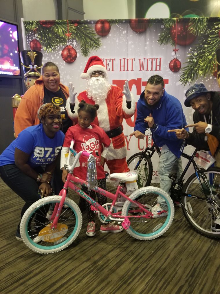 IJustGotHit.com Bike Giveaway 2018 At Dave & Buster's (PHOTOS)