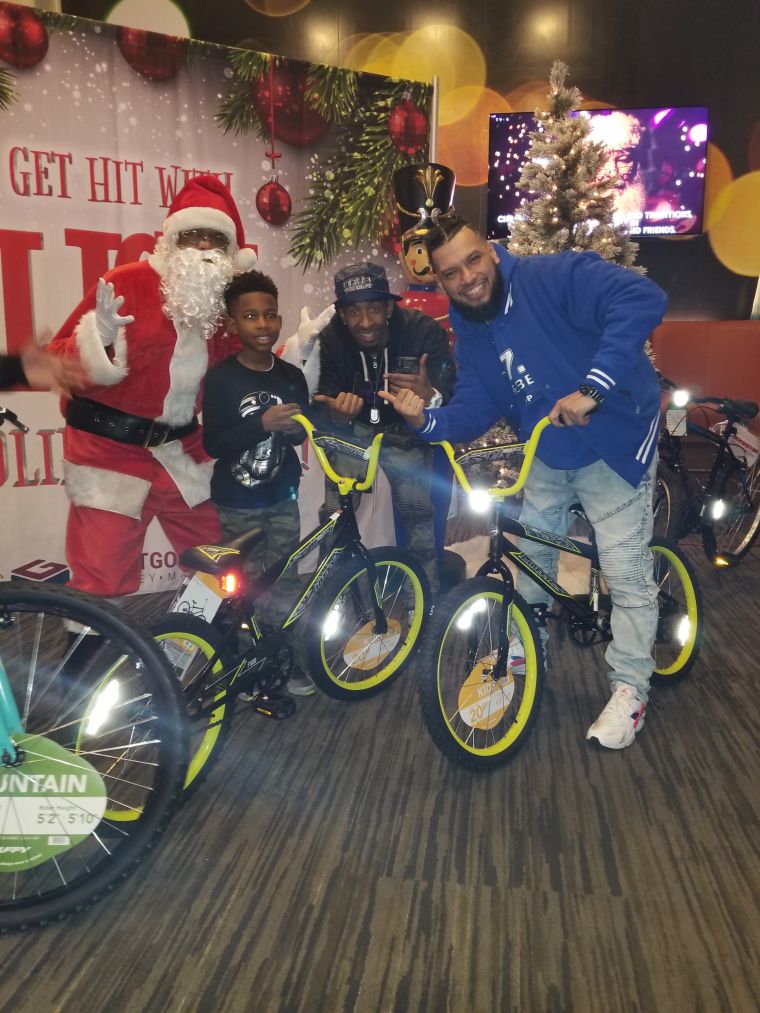 IJustGotHit.com Bike Giveaway 2018 At Dave & Buster's (PHOTOS)