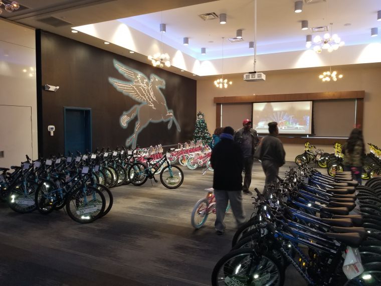 IJustGotHit.com Bike Giveaway 2018 At Dave & Buster's (PHOTOS)