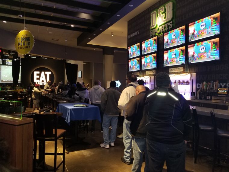 IJustGotHit.com Bike Giveaway 2018 At Dave & Buster's (PHOTOS)