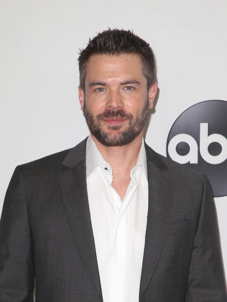 Charlie Weber