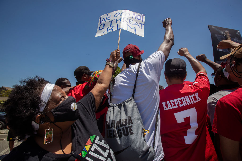 Terrell Owens leads protest outside Sofi Stadium in Inglewood
