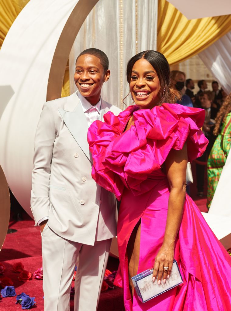 Jessica Betts and Niecy Nash arrive on the red carpet of the 94th Oscars® at the Dolby Theatre at Ovation Hollywood in Los Angeles, CA, on Sunday, March 27, 2022.