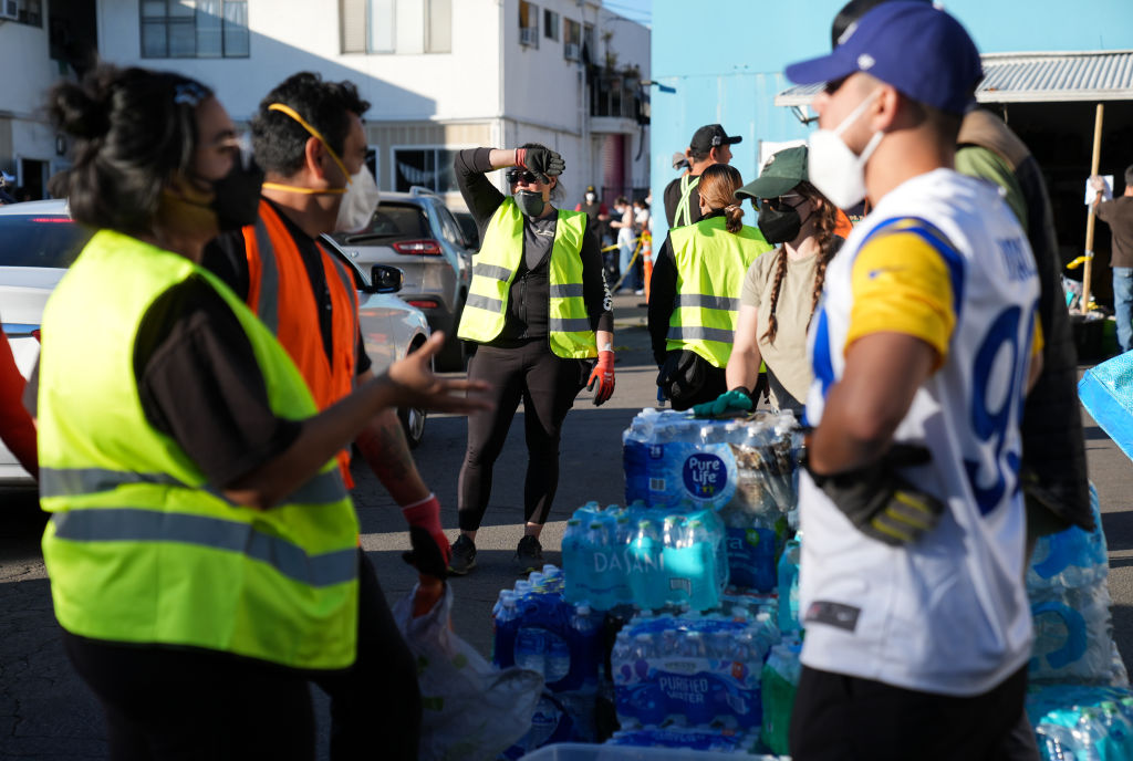 Volunteers deliver aid to victims of devastating Los Angeles fire