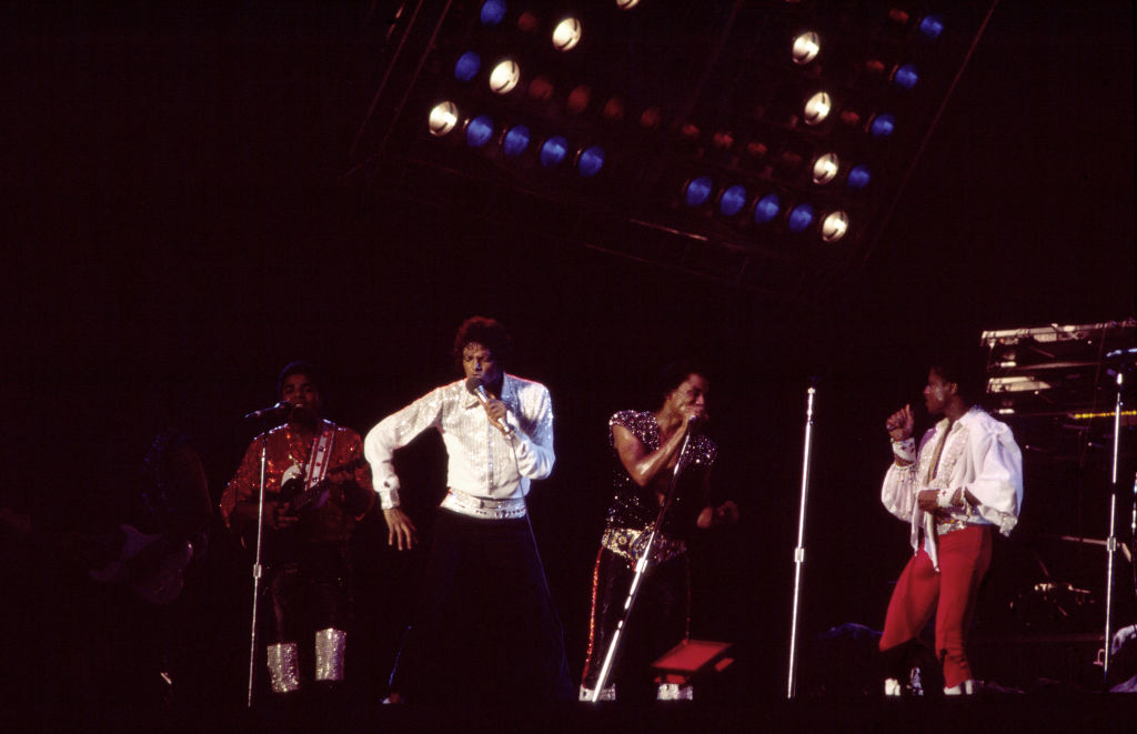 The Jacksons Perform At Texas Stadium