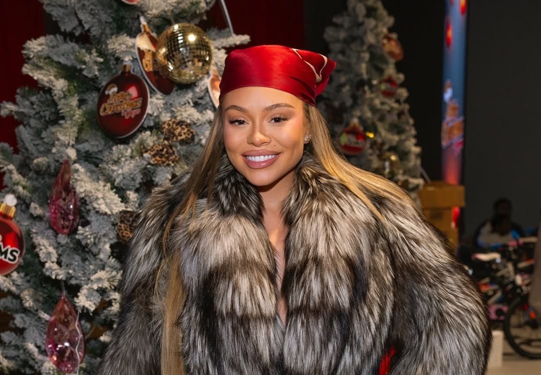 Latto's Christmas in Clayco charity giveaway