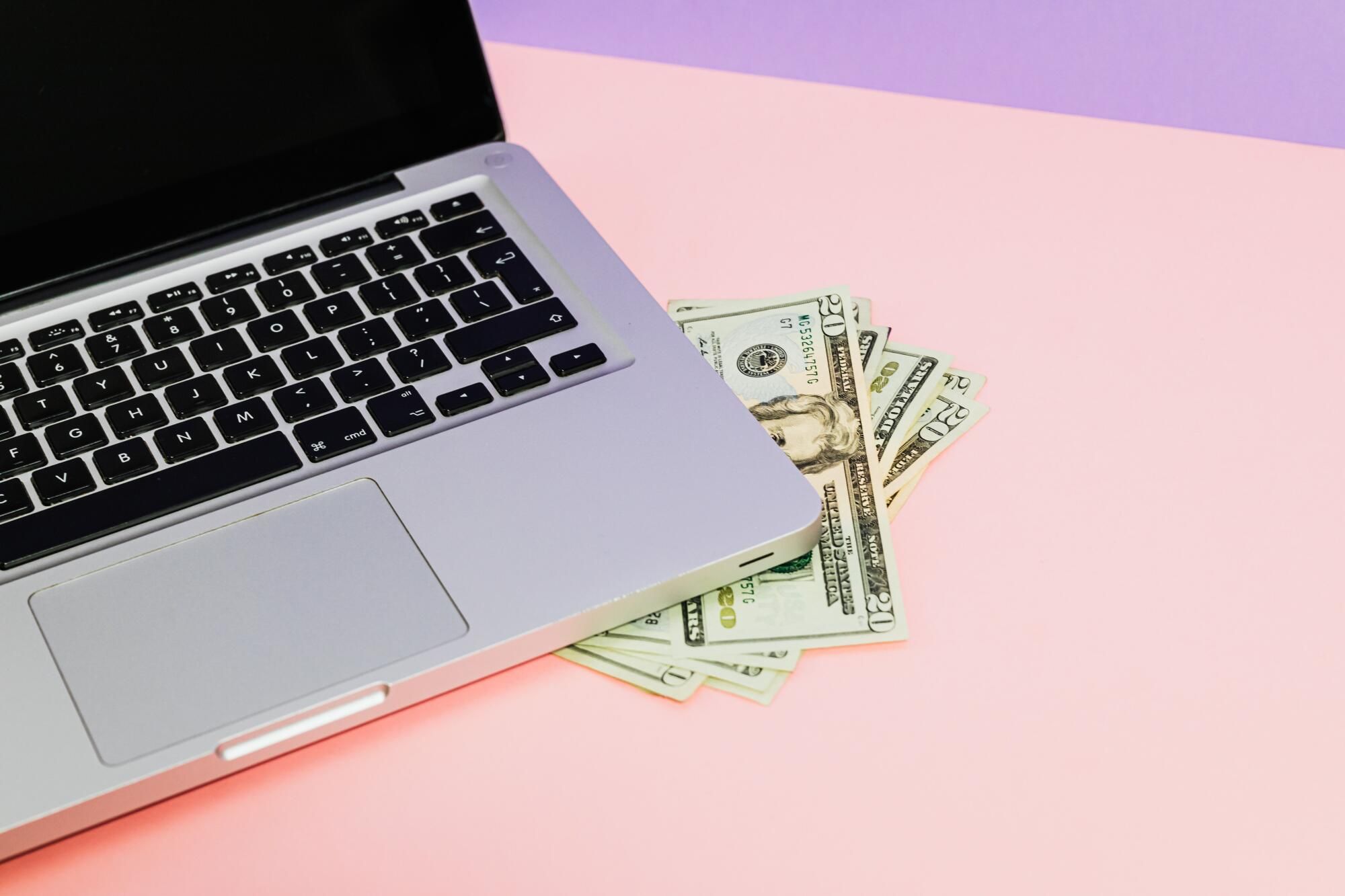 Business moves that separate side hustles from full-time success
