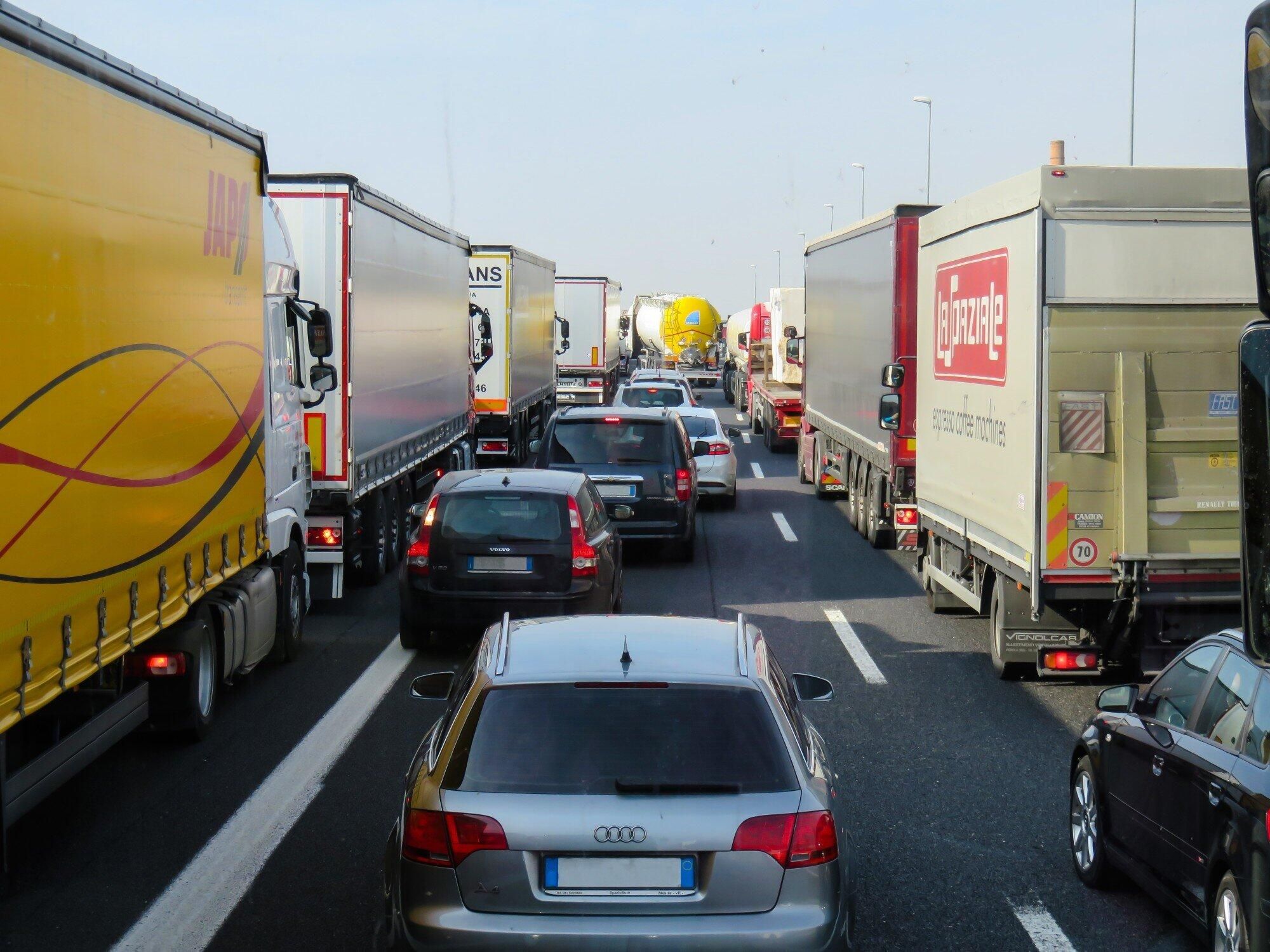 Crash patterns behind America's most severe commercial truck accidents